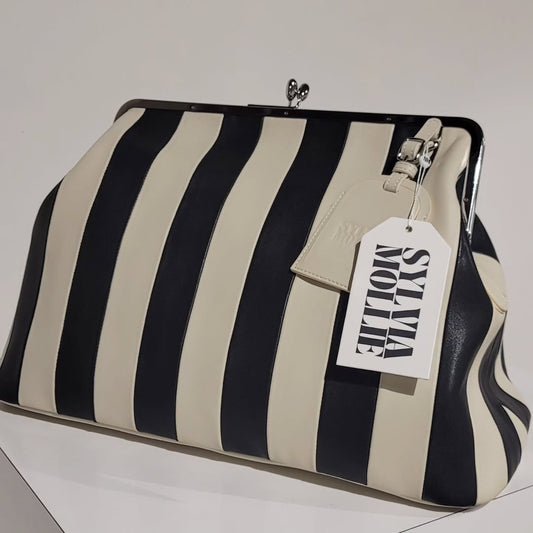 Embossed Premium Leather Kisslock Frame Bag