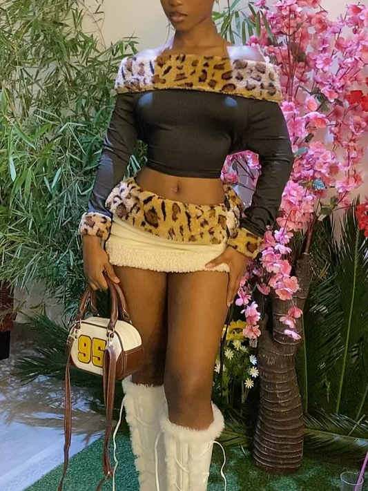 Leopard-Print Neck Slim-Fit Shoulder Top