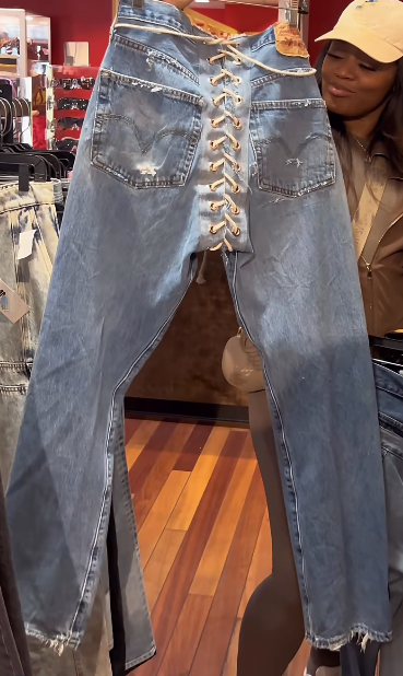 Statement Jeans