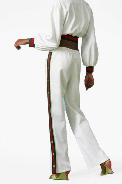 Lightweight women's sports suit