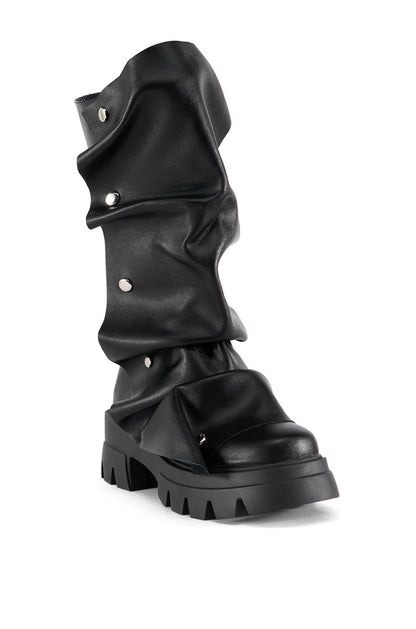 Button-detailed Pleated Flat Boots