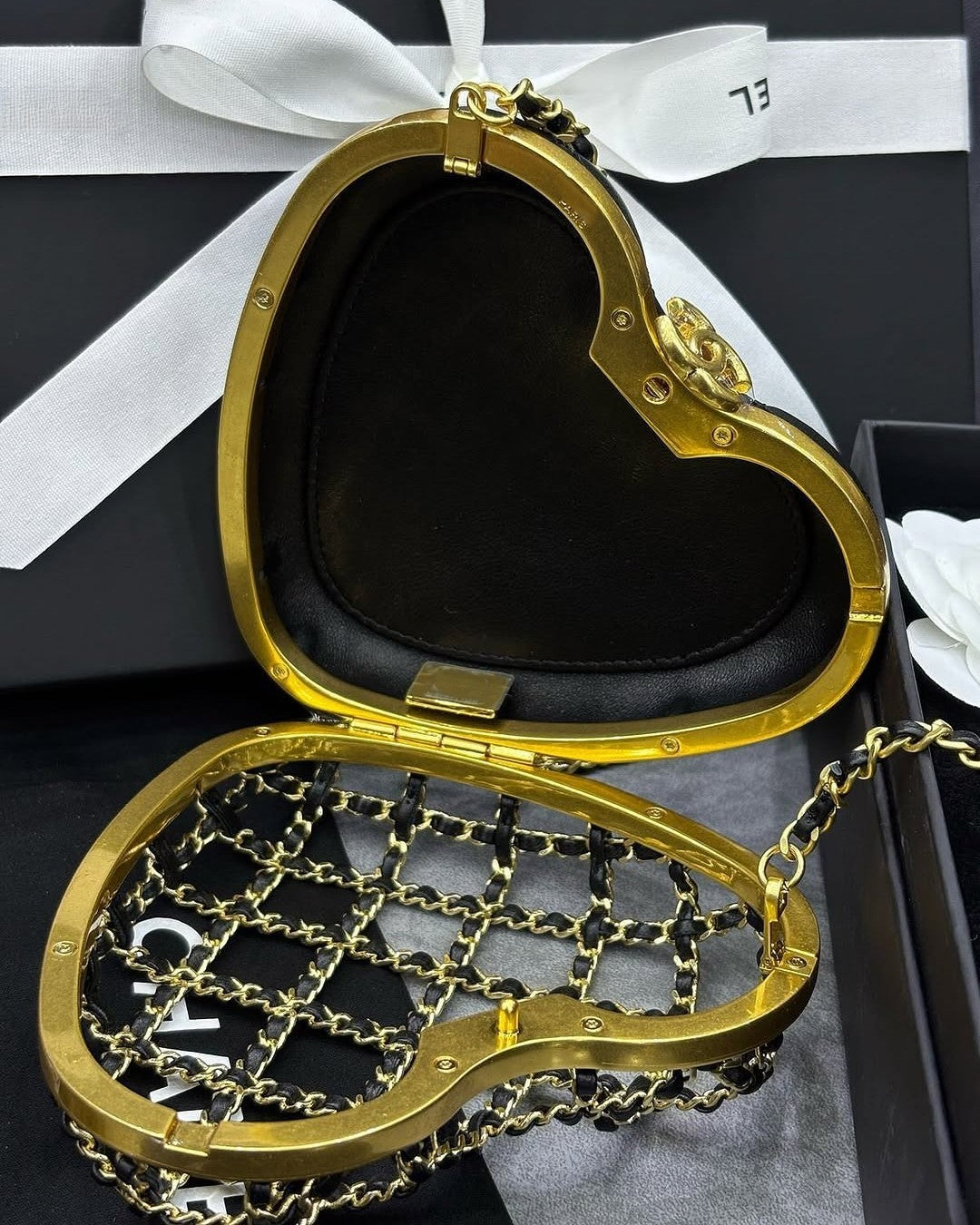 Women's Heart-shaped Chain Bag