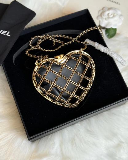 Women's Heart-shaped Chain Bag