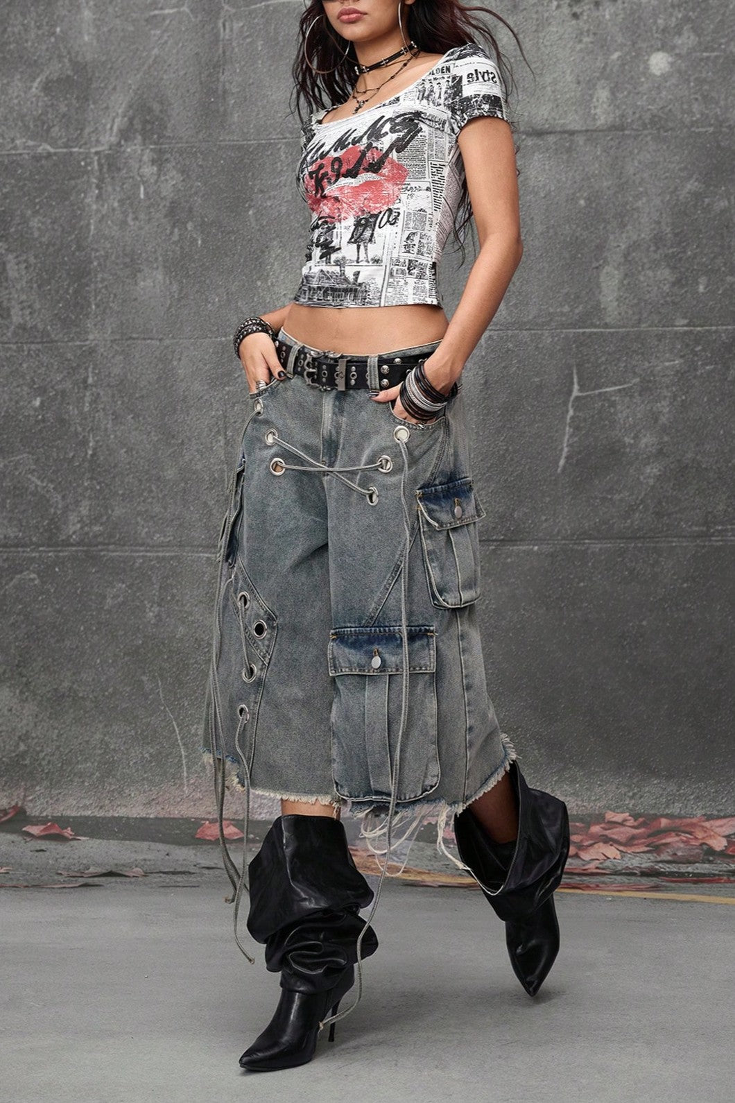 Distressed Loose Mid-Length Waist Denim Shorts