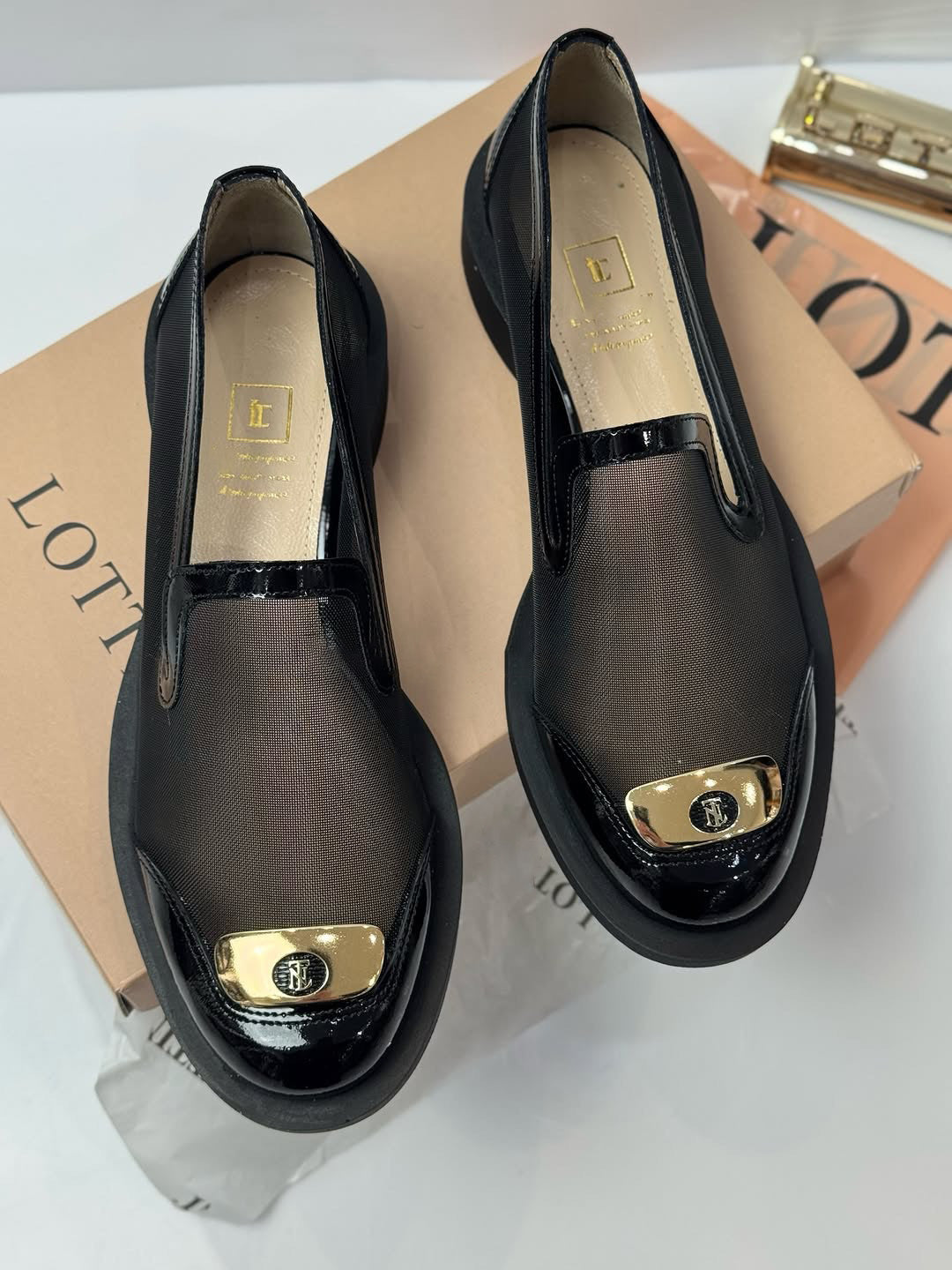 Mesh See-through Round Toe Leather Shoes