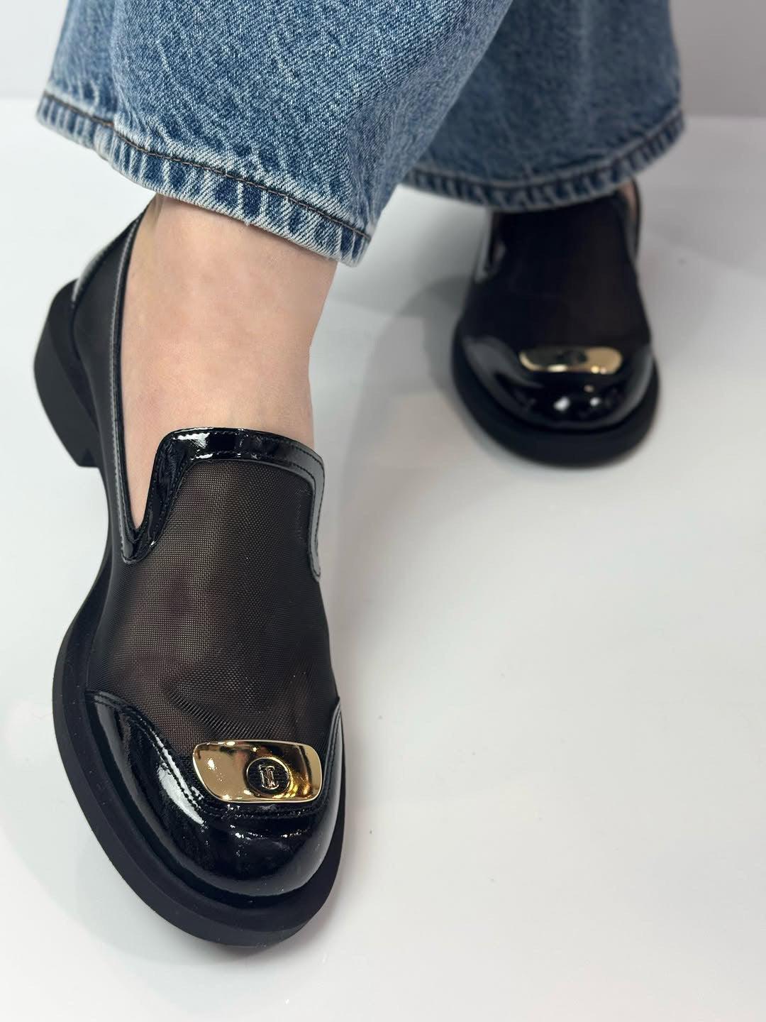 Mesh See-through Round Toe Leather Shoes