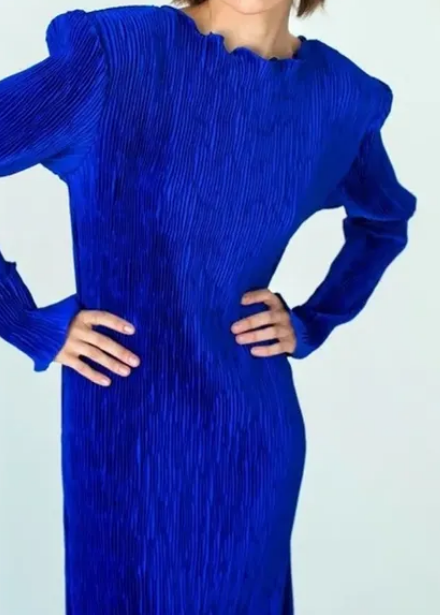 Chic Wide-Shouldered Long Dress