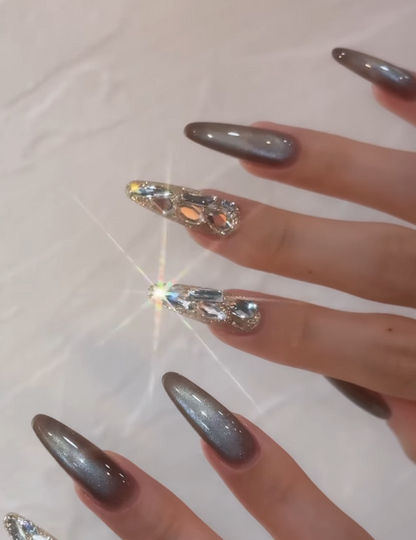Chic Grey Wearable Nails